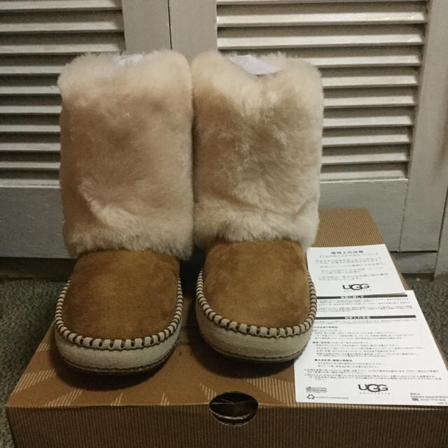 UGG(アグ)の★ゆばばぁ様専用★      【新品・未使用・レア商品】UGG  KESTREL レディースの靴/シューズ(ブーツ)の商品写真