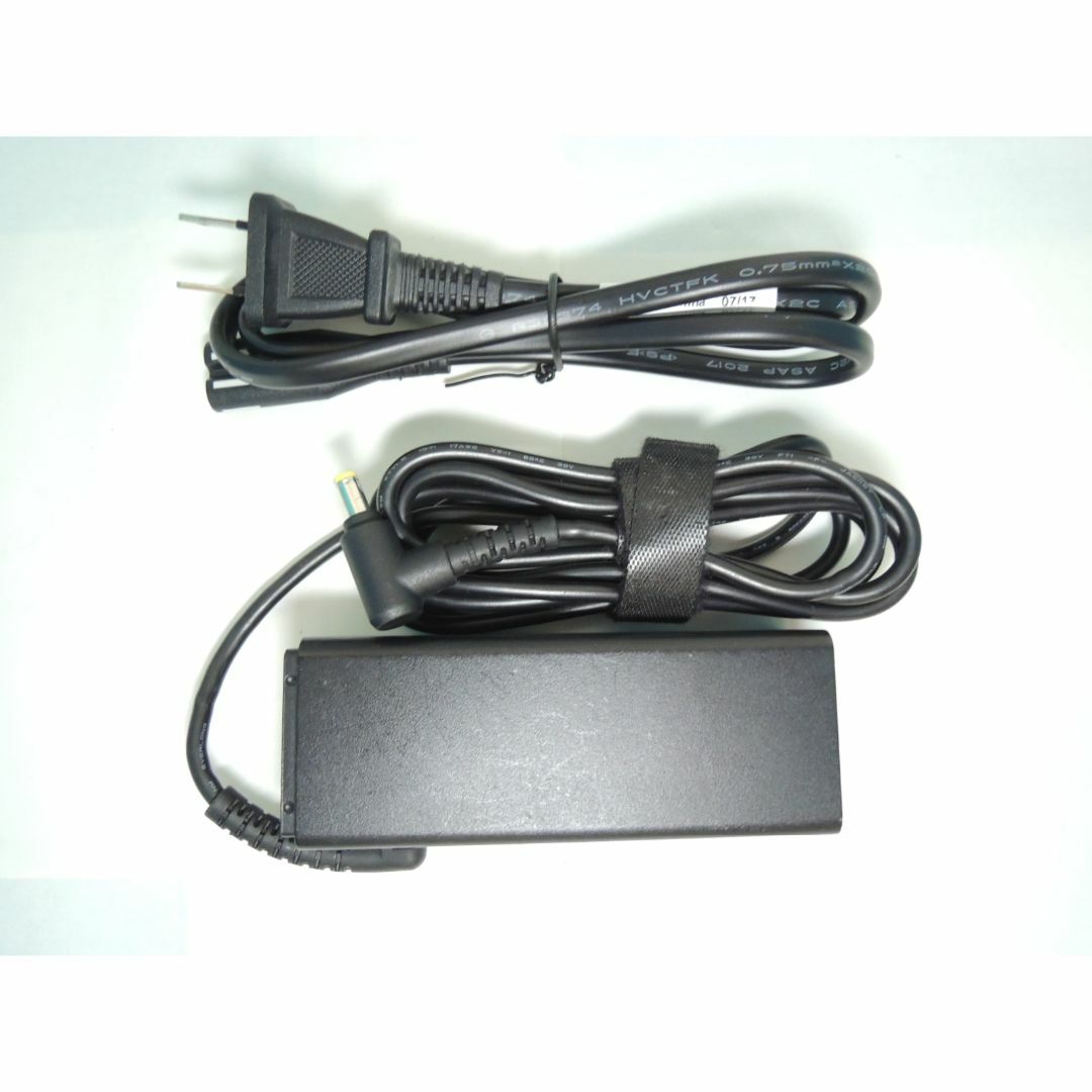 SONY(ソニー)のSONY VAIO AC ADAPTER VJ8AC10V9 スマホ/家電/カメラのPC/タブレット(PC周辺機器)の商品写真