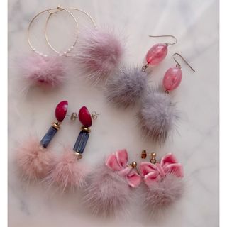 秋冬のオシャレに♡ファーリボンビジューピアス４セット(ピアス)