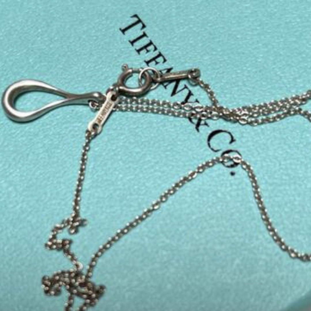 Tiffany & Co.(ティファニー)のティファニー　ループ　シルバー　正規品　ネックレス レディースのアクセサリー(ネックレス)の商品写真