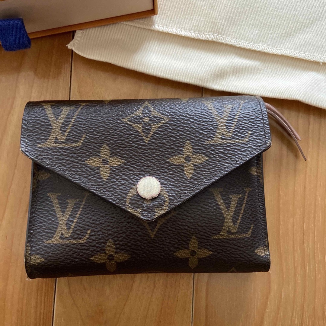LOUIS VUITTON - ヴィトン折り財布ピンクの通販 by sana|ルイヴィトン