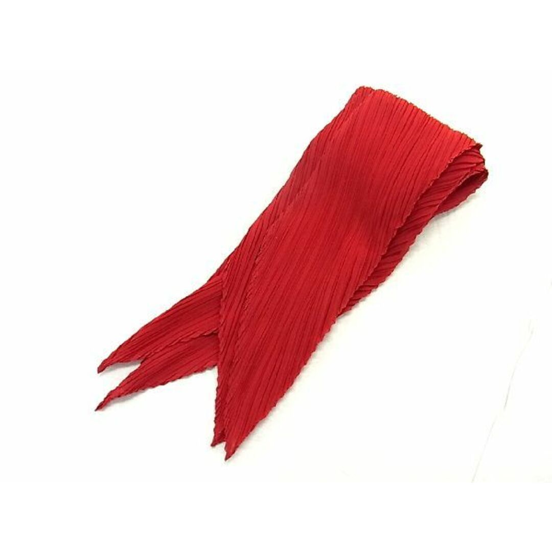 ISSEY MIYAKE(イッセイミヤケ)の■新品■未使用■ ISSEY MIYAKE イッセイミヤケ PLEATS PLEASE ポリエステル100％ ストール ショール レディース レッド系 AM6397 レディースのアクセサリー(その他)の商品写真