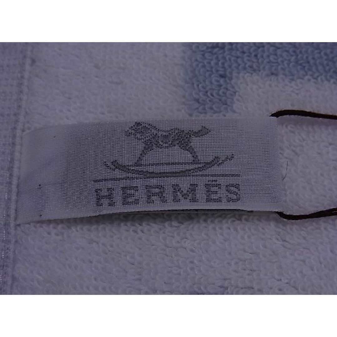 Hermes(エルメス)の■新品■未使用■ HERMES エルメス アヴァロン コットン100％ ハンドタオル レディース メンズ ライトブルー系×ホワイト系 AQ1343  レディースのファッション小物(その他)の商品写真