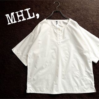 エムエイチエル(MHL.)のMHL.  ■ ノーカラー プルオーバーシャツ 半袖 ブラウス(シャツ/ブラウス(半袖/袖なし))