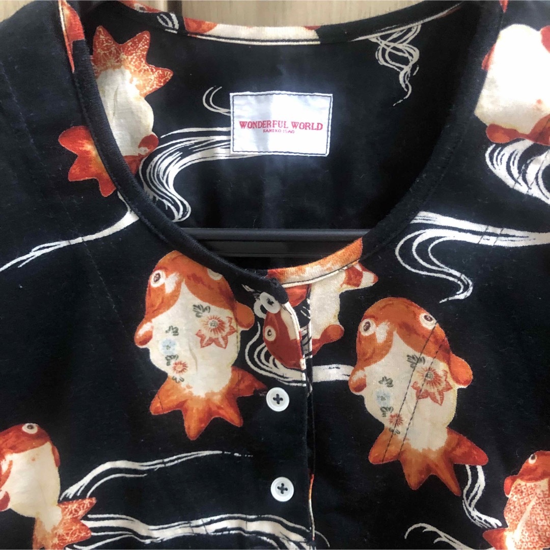 KANEKO ISAO(カネコイサオ)のワンダフルワールド　金魚　Tシャツ レディースのトップス(Tシャツ(半袖/袖なし))の商品写真