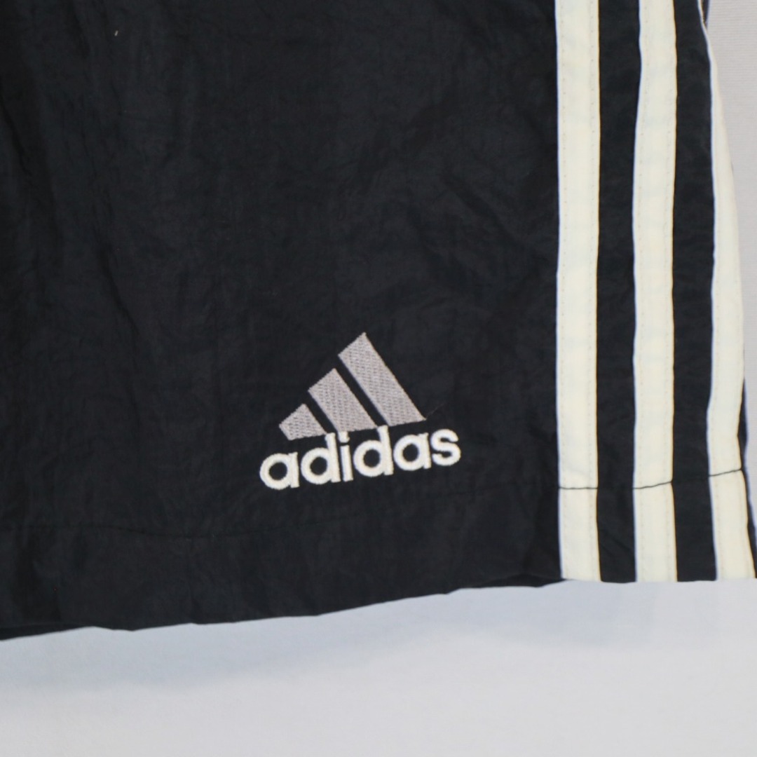 adidas(アディダス)の90年代 adidas アディダス ショートパンツ ストリート  カジュアル スポーツウエア ブラック (メンズ XL) 中古 古着 N5850 メンズのパンツ(ショートパンツ)の商品写真