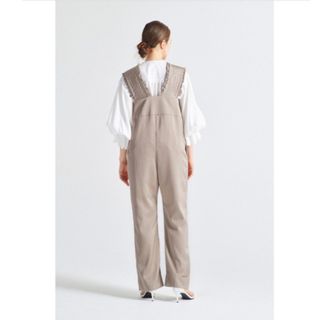 ⭐︎リカ様ご専用⭐︎yori ヨリ サテンフリルサロペット 2022AW 36の