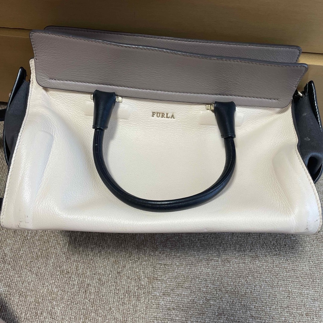 値下げしました【美品】FURLA フルラ　ショルダーバッグ