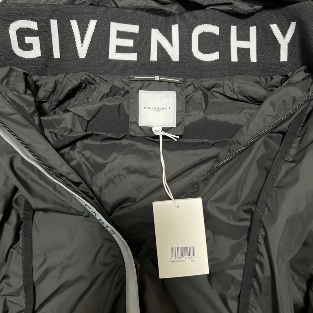 GIVENCHY(ジバンシィ)のジバンシー　ジバンシィ　GIVENCHY ナイロンジャケット レディースのジャケット/アウター(その他)の商品写真