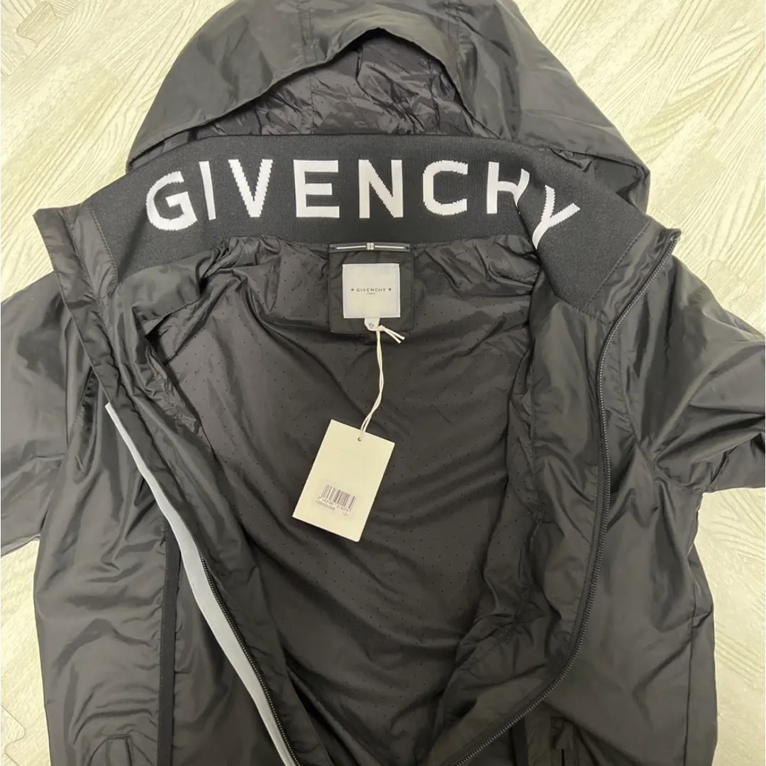 GIVENCHY(ジバンシィ)のジバンシー　ジバンシィ　GIVENCHY ナイロンジャケット レディースのジャケット/アウター(その他)の商品写真