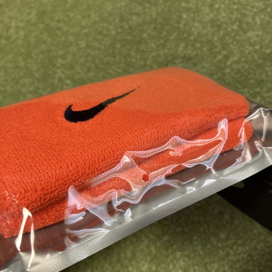 NIKE オレンジ NIKE ナイキ ワイド リストバンド ロング 両手の通販 by チェダー ｜ナイキならラクマ