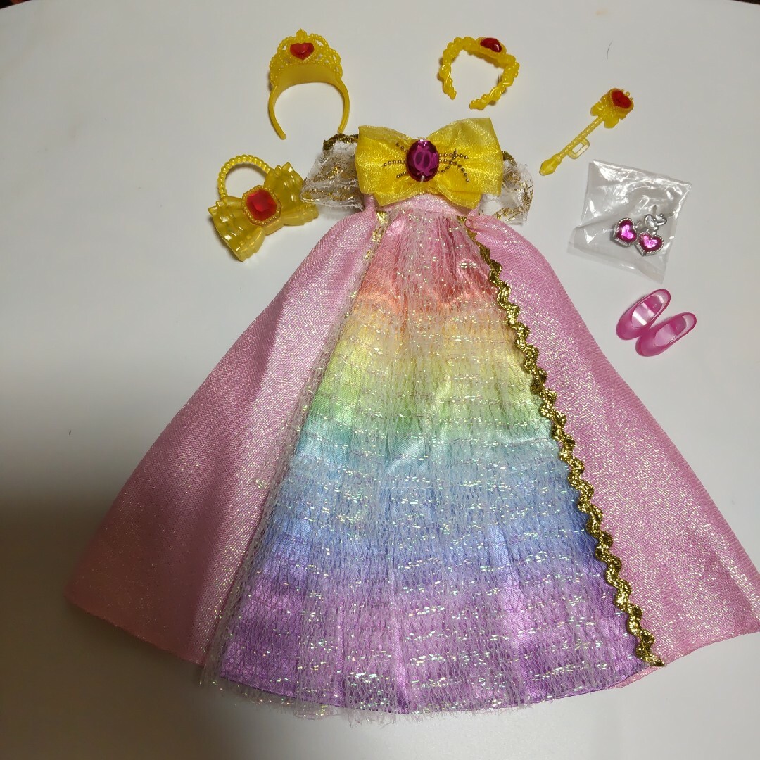Takara Tomy(タカラトミー)のリカちゃんのドレス、小物セット ハンドメイドのぬいぐるみ/人形(人形)の商品写真