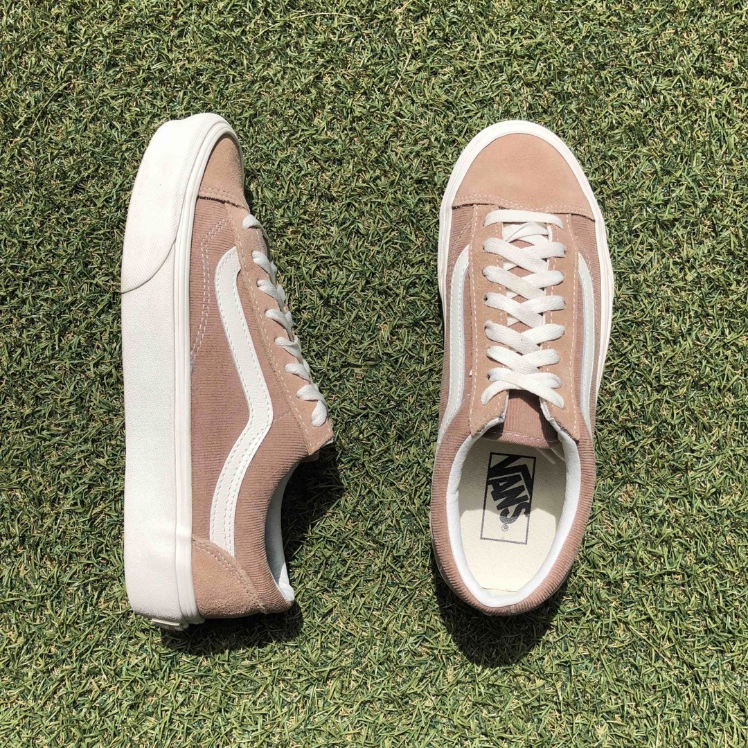 VANS(ヴァンズ)の美品25 US企画！VANS STYLE 36ヴァンズ スタイル36 HW234 レディースの靴/シューズ(スニーカー)の商品写真