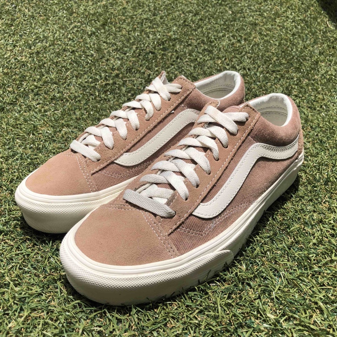 VANS(ヴァンズ)の美品25 US企画！VANS STYLE 36ヴァンズ スタイル36 HW234 レディースの靴/シューズ(スニーカー)の商品写真