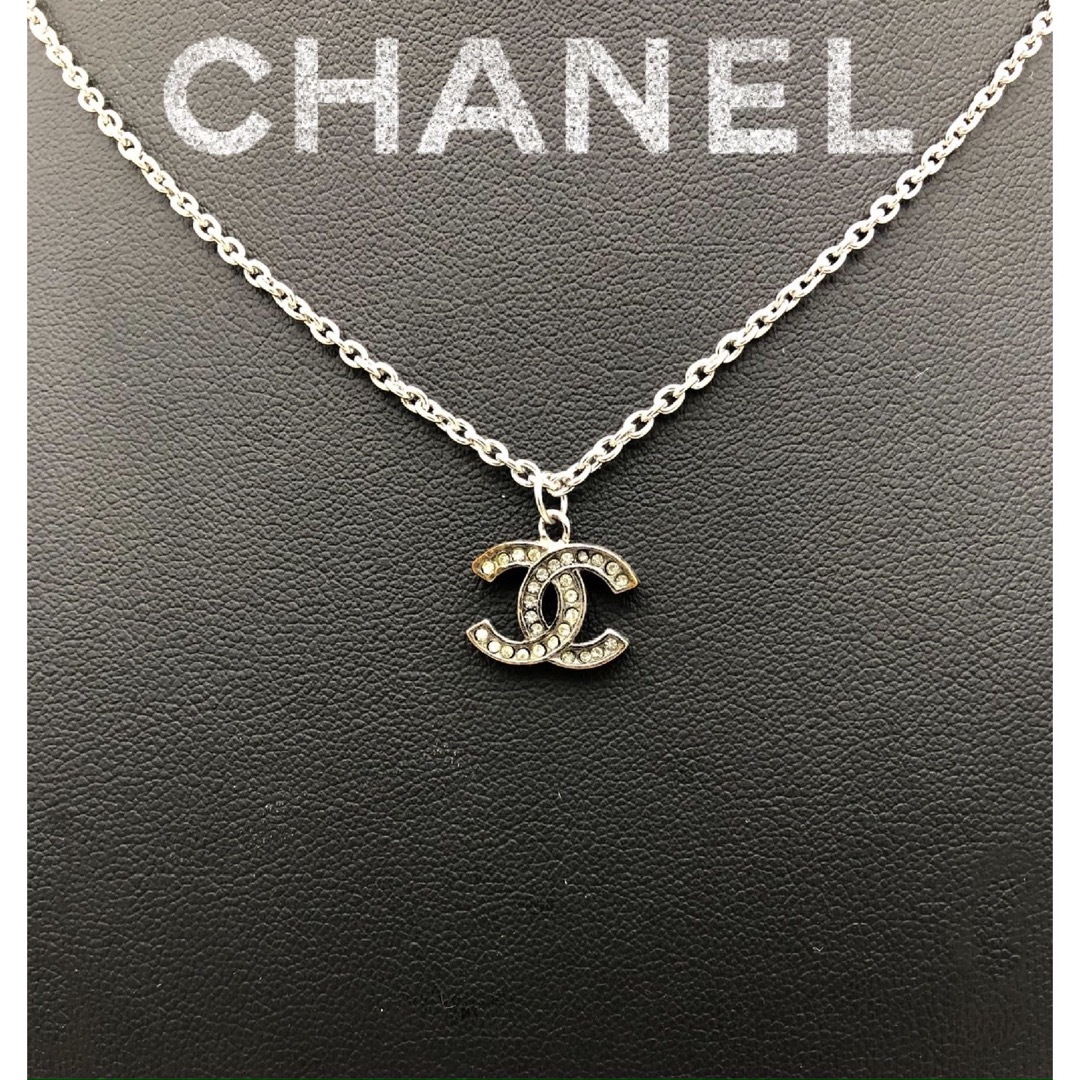 CHANEL シャネル　ココマークラインストーン　ネックレストップ　シルバー