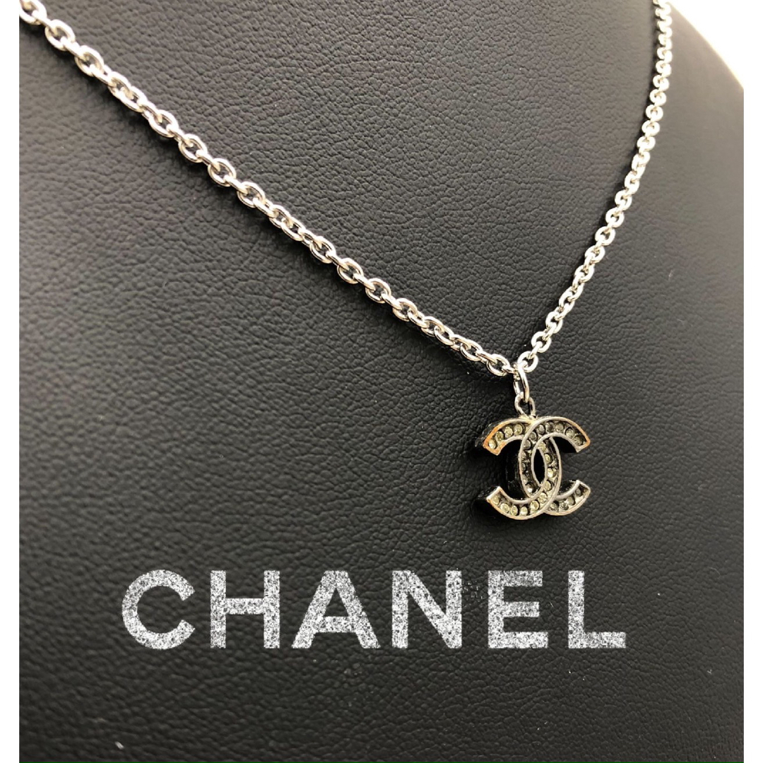 CHANEL シャネル　ココマークラインストーン　ネックレストップ　シルバー