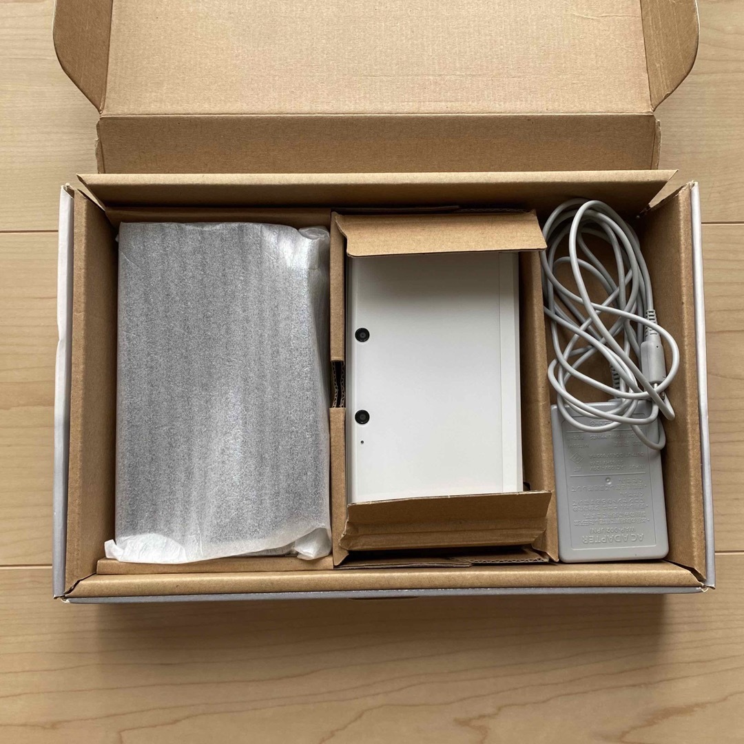 ニンテンドー3DS(ニンテンドー3DS)の任天堂3DS 箱付き本体　ポケットモンスターYソフト　セット エンタメ/ホビーのゲームソフト/ゲーム機本体(携帯用ゲーム機本体)の商品写真