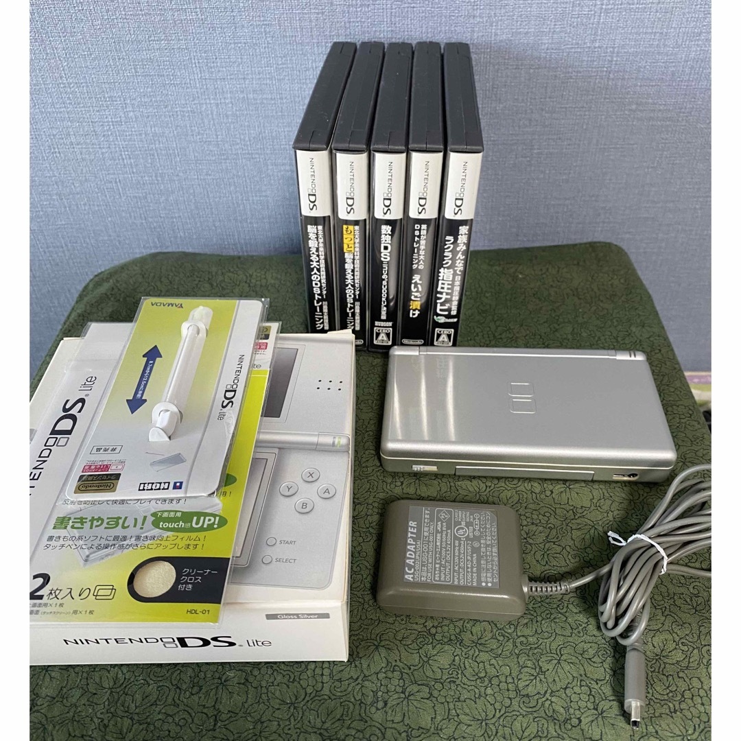 ニンテンドー DS Lite 本体　ソフト5枚セット