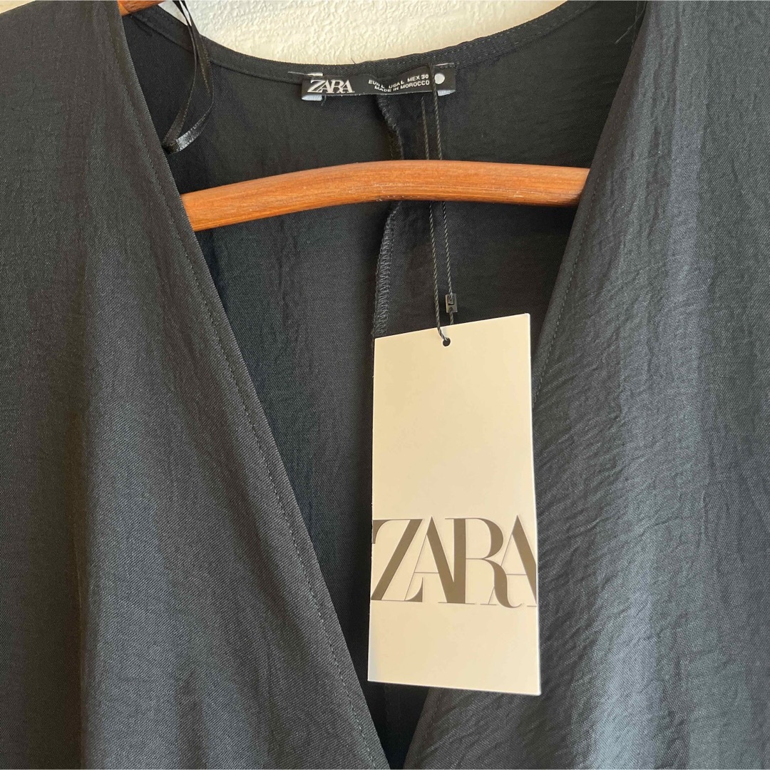 ZARA(ザラ)の2時間限定セール❣️zara タグ付き　新品未使用　ワンピース レディースのワンピース(ロングワンピース/マキシワンピース)の商品写真