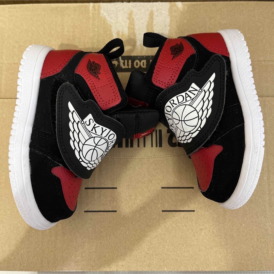 NIKE(ナイキ)のAIR JORDAN ベビージョーダン ブレッド 12センチ キッズ/ベビー/マタニティのベビー靴/シューズ(~14cm)(スニーカー)の商品写真