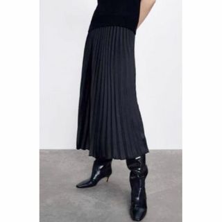 ザラ(ZARA)の◆タグ付き◆未着用新品◆ZARA●黒プリーツスカート　Lサイズ　ウエストゴム(ロングスカート)