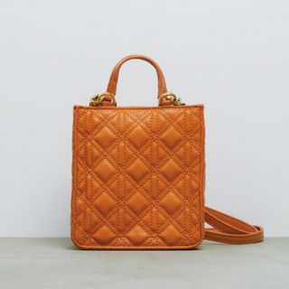 ザラ(ZARA)の新品　ZARA  キルティング　チェーンハンドバッグ　ミニトートバッグ　オレンジ(ショルダーバッグ)