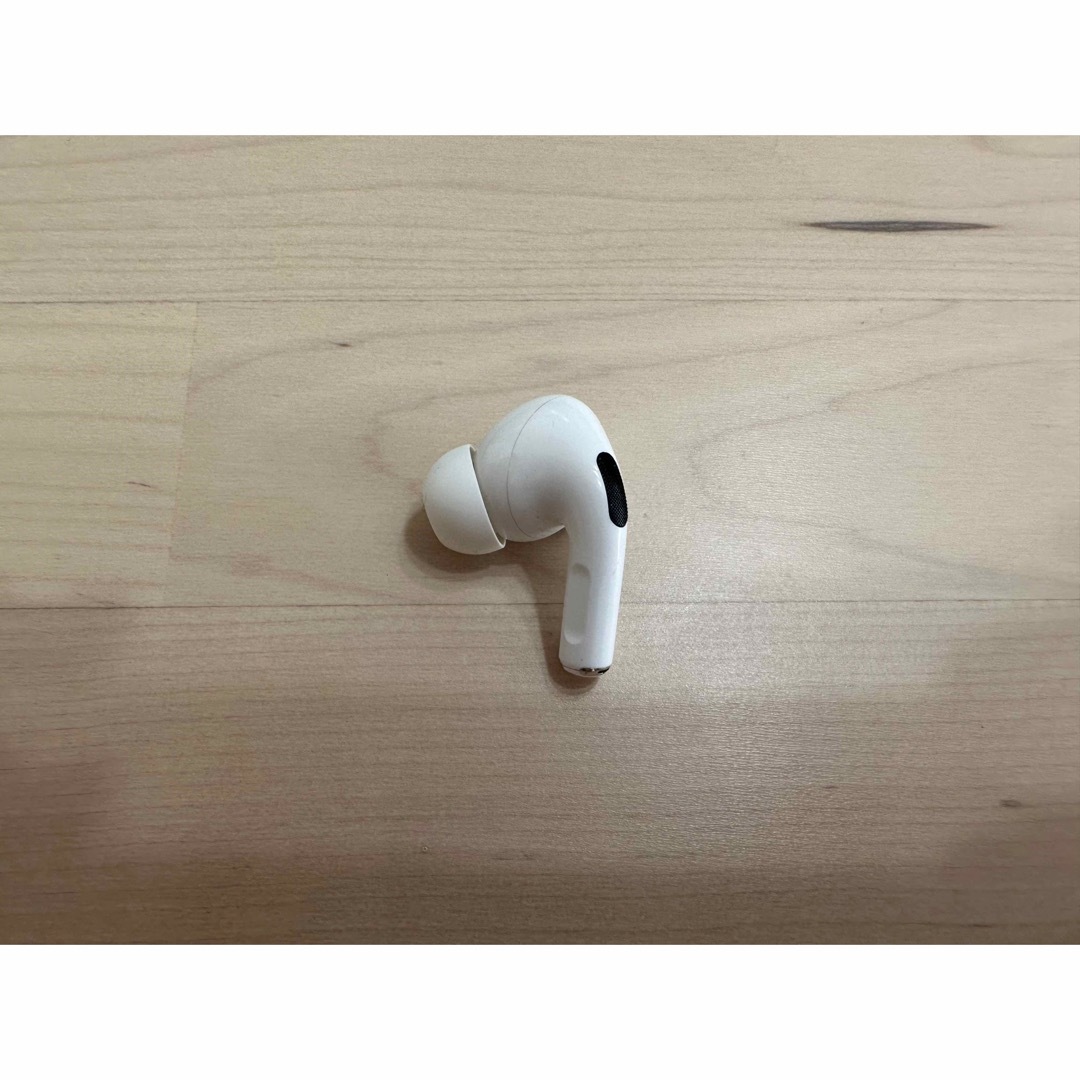 Apple(アップル)のAirPods Pro 初代イヤホン本体 片耳 左 スマホ/家電/カメラのオーディオ機器(ヘッドフォン/イヤフォン)の商品写真