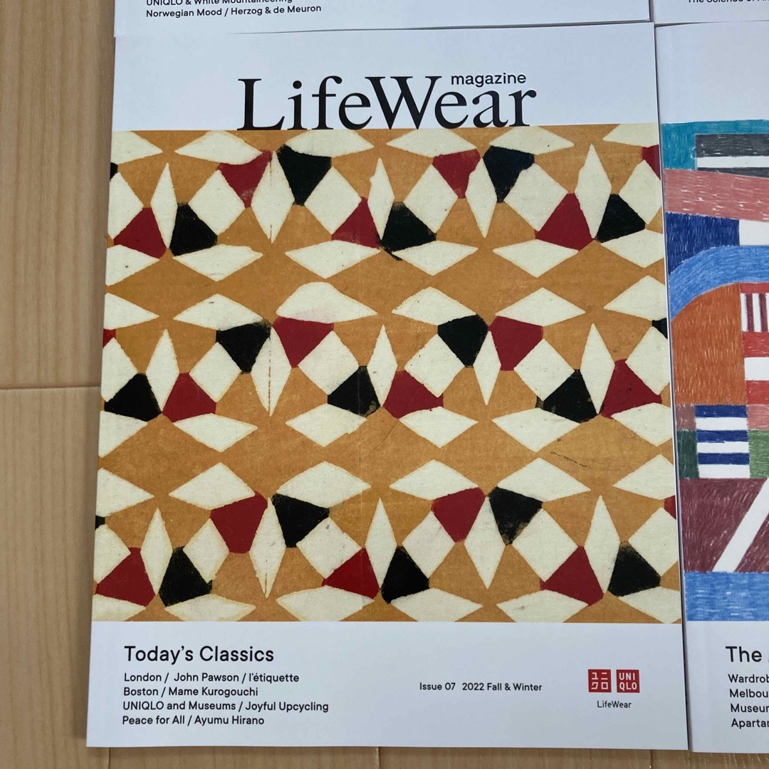 UNIQLO(ユニクロ)のUNIQLO LifeWear magazine マガジンIssue05〜08 エンタメ/ホビーの雑誌(ファッション)の商品写真