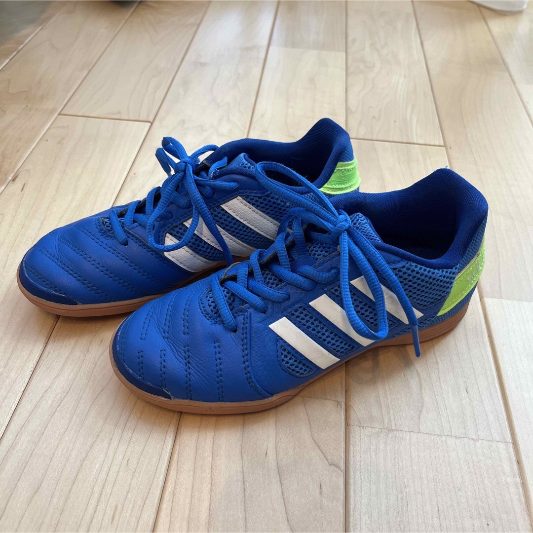 adidas(アディダス)のマメタロウ様⭐︎ adidas フットサルシューズ　21.0cm スポーツ/アウトドアのサッカー/フットサル(シューズ)の商品写真