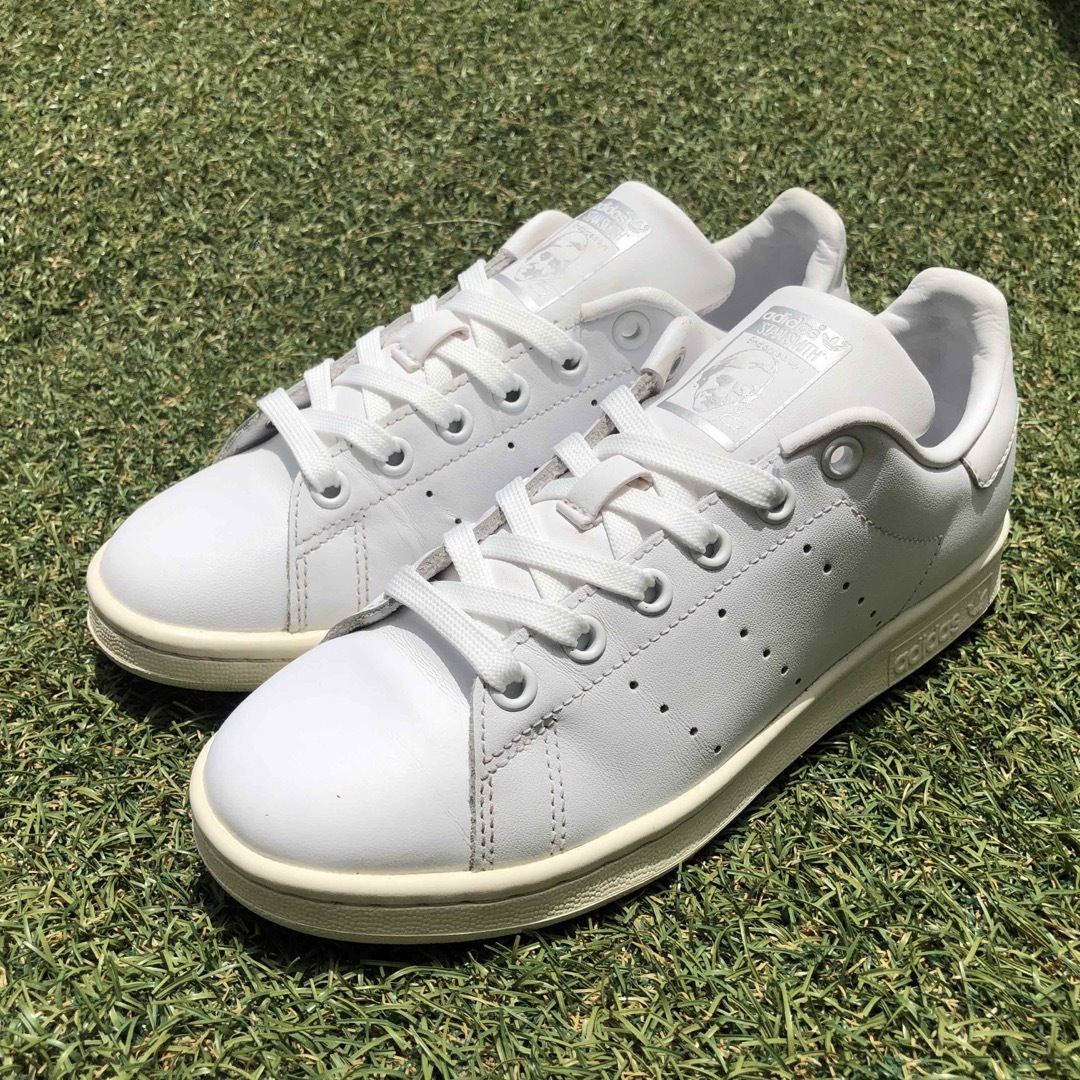 adidas(アディダス)の美品22.5adidas STANSMISTHアディダス スタンスミスHW240 レディースの靴/シューズ(スニーカー)の商品写真