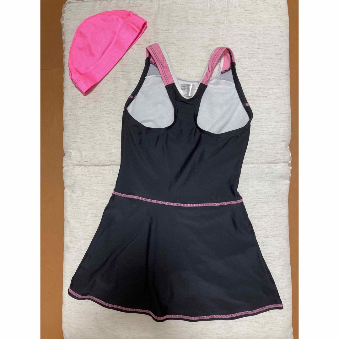 NIKE(ナイキ)のNIKE水着150  &スイミングキャップ 新品 キッズ/ベビー/マタニティのキッズ服女の子用(90cm~)(水着)の商品写真