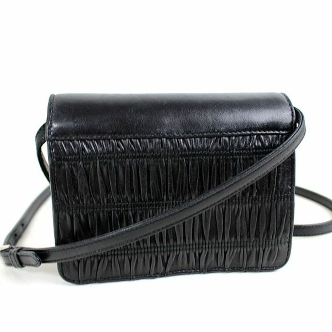 プラダ ショルダーバッグ PRADA ポシェット 斜め掛け ブラック 黒 ミニバッグ 斜め掛けかばん r174 【中古】