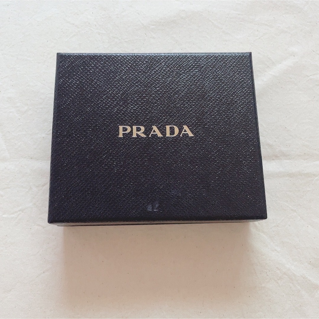 PRADA(プラダ)の【美品付属品あり】PRADA財布 レディースのファッション小物(財布)の商品写真