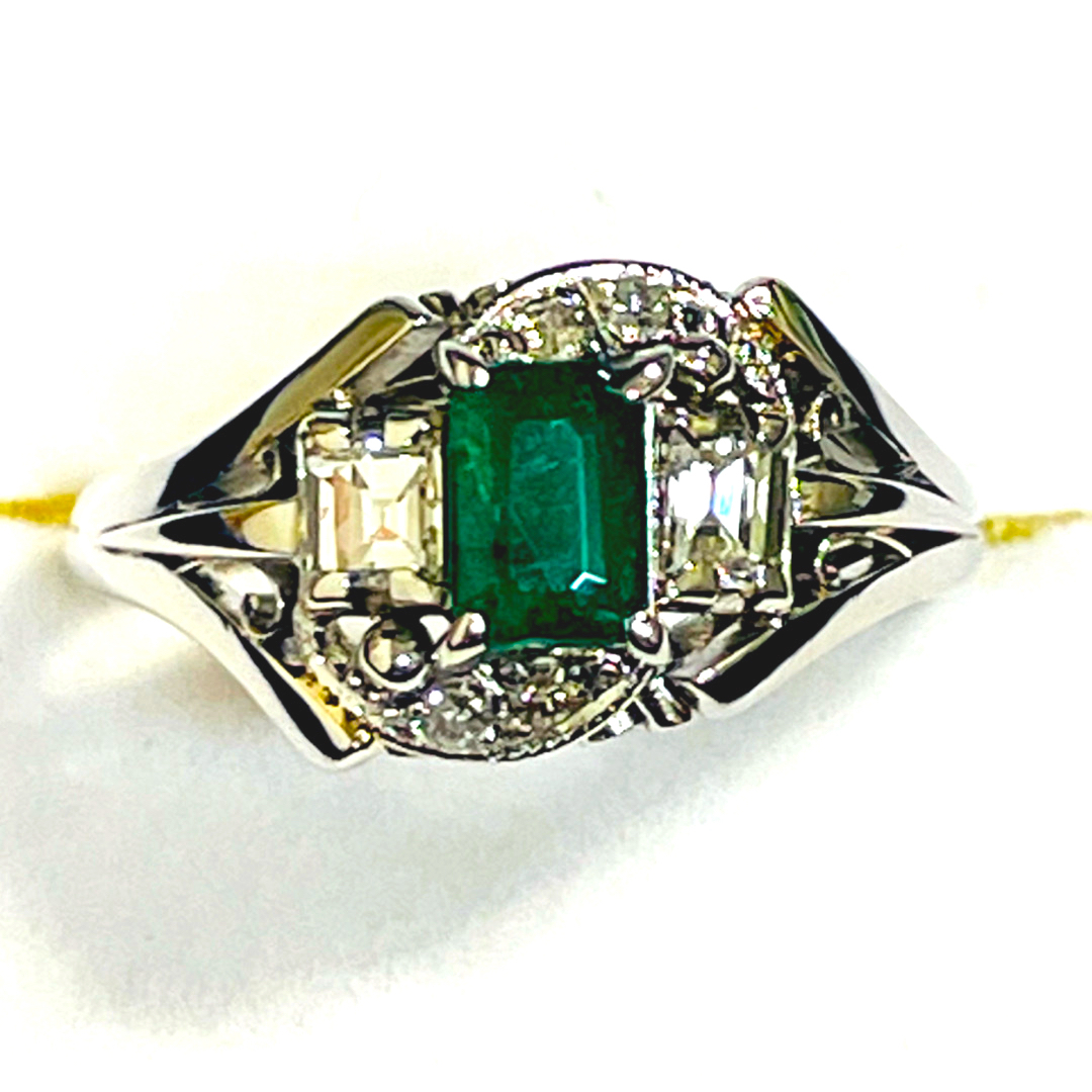 ☆Pt900 エメラルド0.51ct&ダイヤ付きリング☆