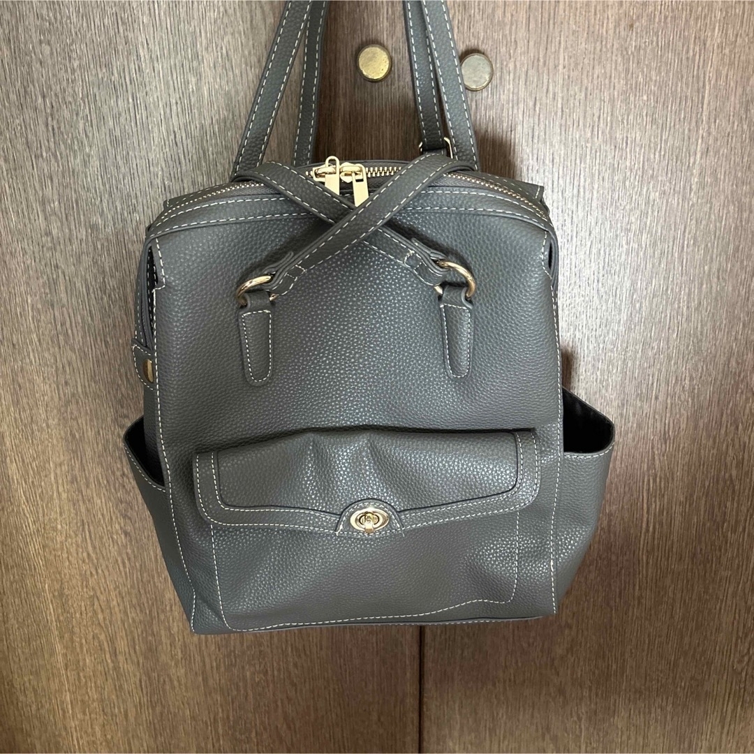 極美品♡本革エナメル素材2wayトートバッグ リュック グレー レディースのバッグ(トートバッグ)の商品写真