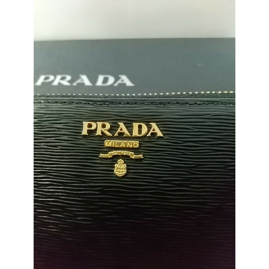 PRADA(プラダ)のPRADA プラダ 長財布(ラウンドファスナー) サフィアーノ メタル レディースのファッション小物(財布)の商品写真