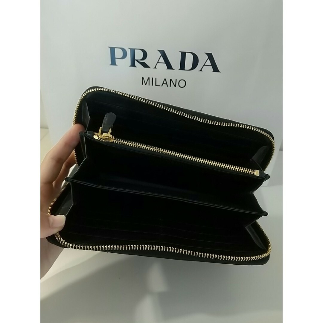 PRADA(プラダ)のPRADA プラダ 長財布(ラウンドファスナー) サフィアーノ メタル レディースのファッション小物(財布)の商品写真