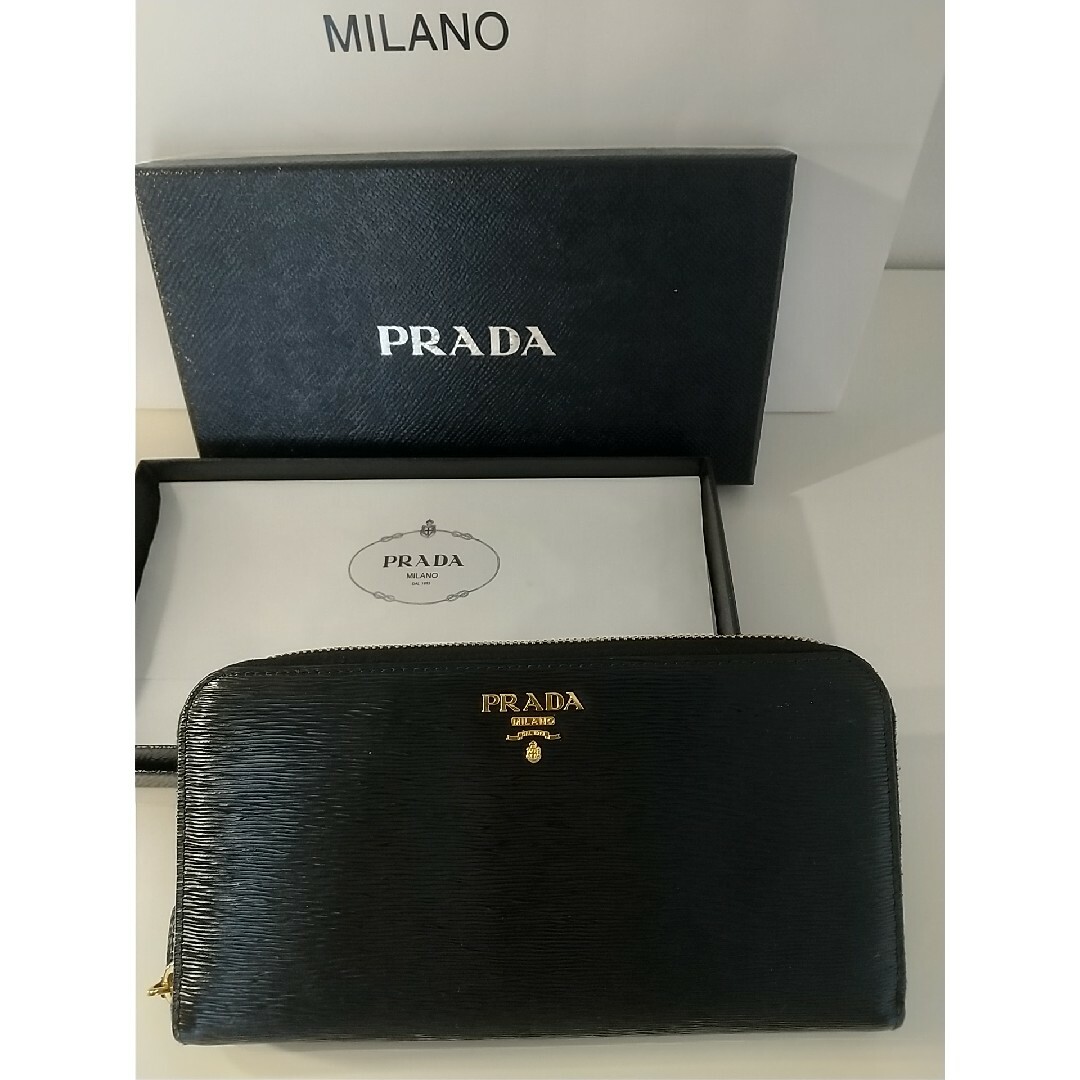 PRADA(プラダ)のPRADA プラダ 長財布(ラウンドファスナー) サフィアーノ メタル レディースのファッション小物(財布)の商品写真