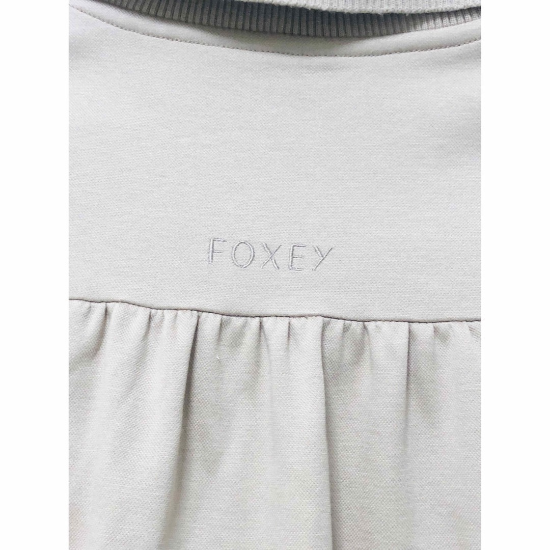 FOXEY NEW YORK(フォクシーニューヨーク)のFOXEY NEW YORK  フォクシー　ベージュ　ワンピース　ストレッチ レディースのワンピース(ひざ丈ワンピース)の商品写真