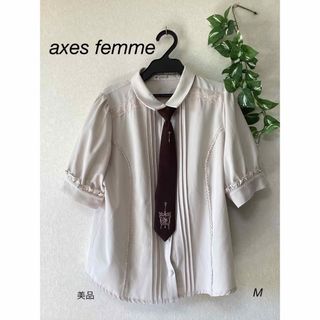 アクシーズファム(axes femme)の⭐︎美品⭐︎ axes femme 刺繍ネクタイ付きブラウス　sizeM(シャツ/ブラウス(半袖/袖なし))