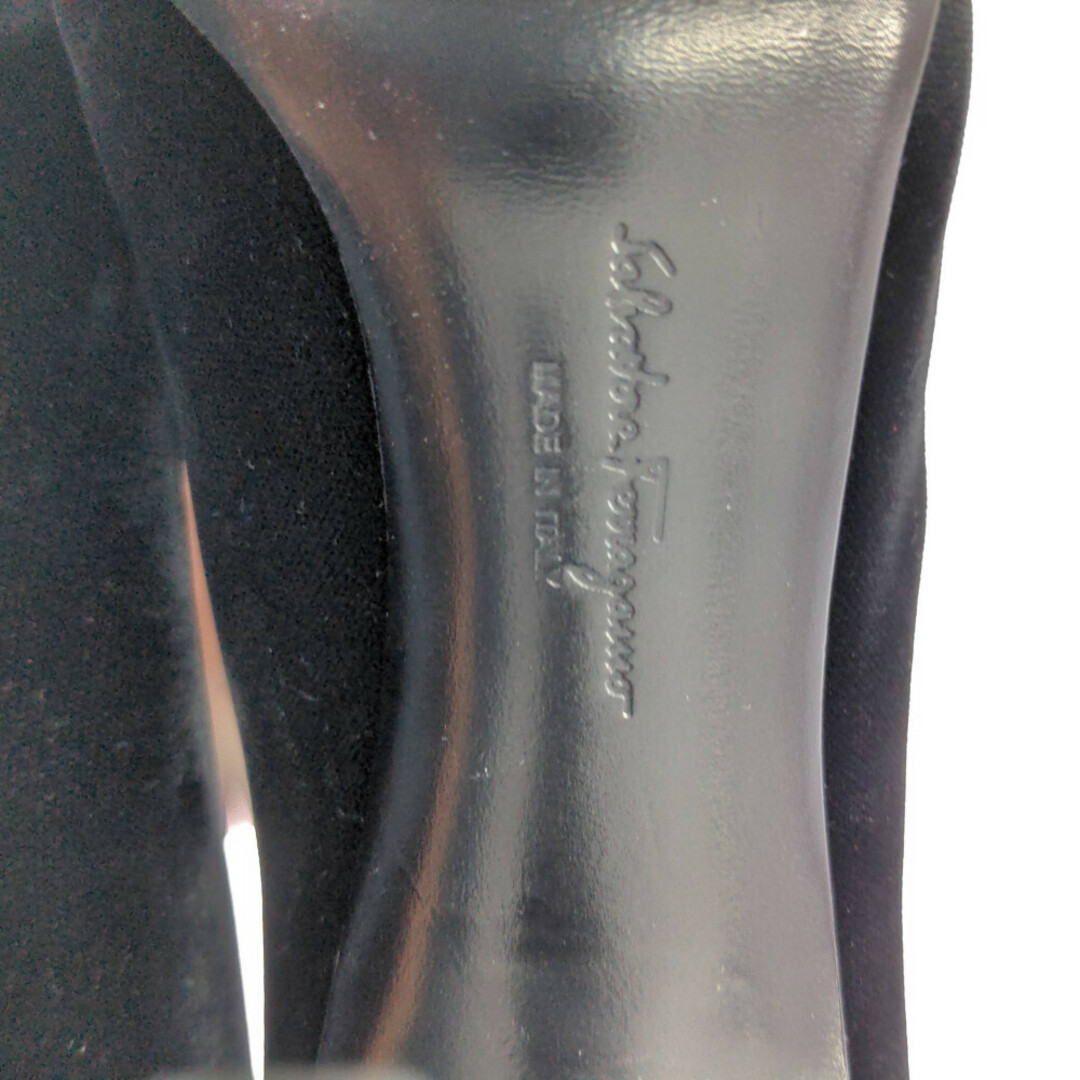 Salvatore Ferragamo(サルヴァトーレフェラガモ)のサルヴァトーレフェラガモ ヴァラリボン パンプス 靴 レディースの靴/シューズ(ハイヒール/パンプス)の商品写真