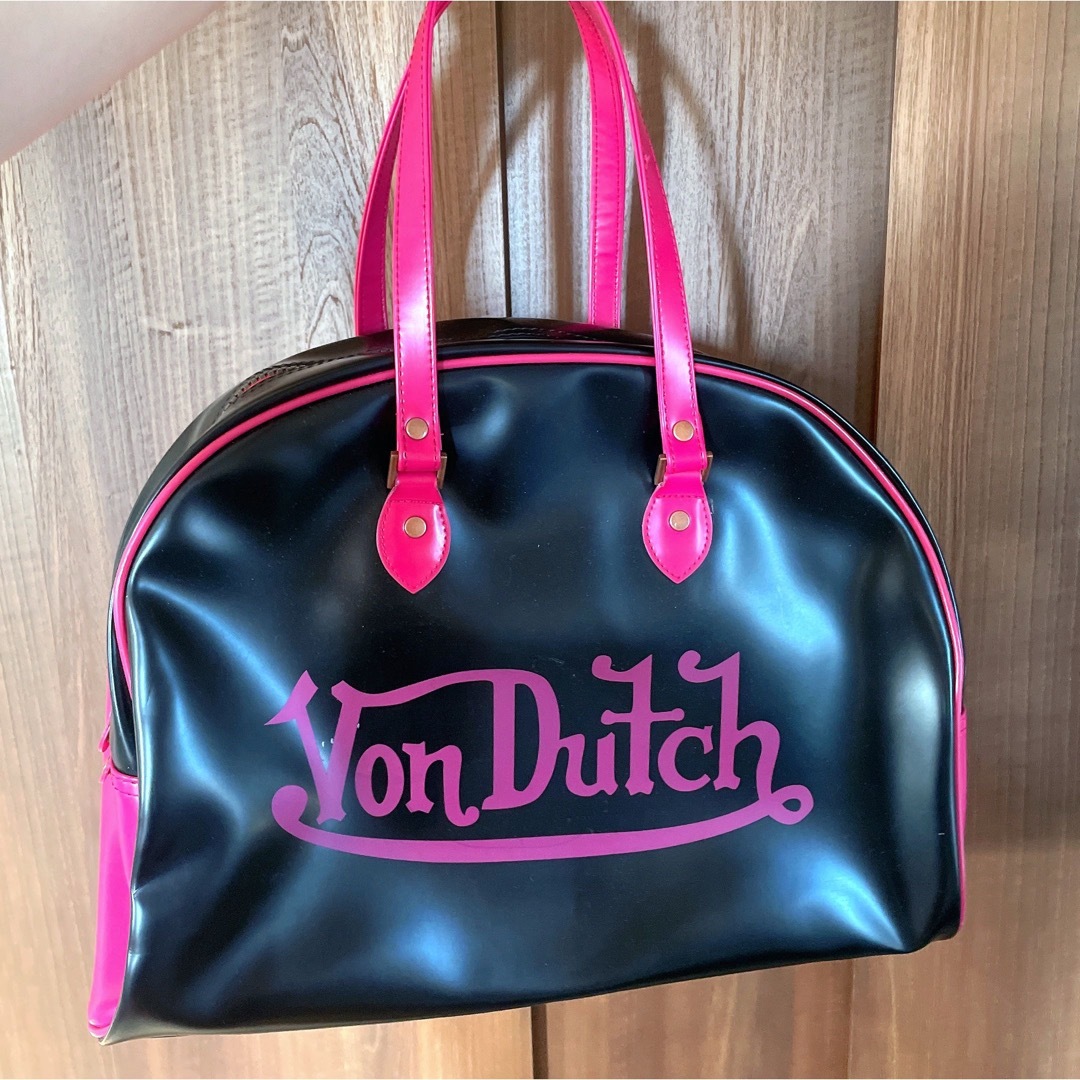 Von Dutch(ボンダッチ)の♡美品♡vondutch  ブラック ピンク ビンテージ 古着 ハンドバッグ レディースのバッグ(ハンドバッグ)の商品写真