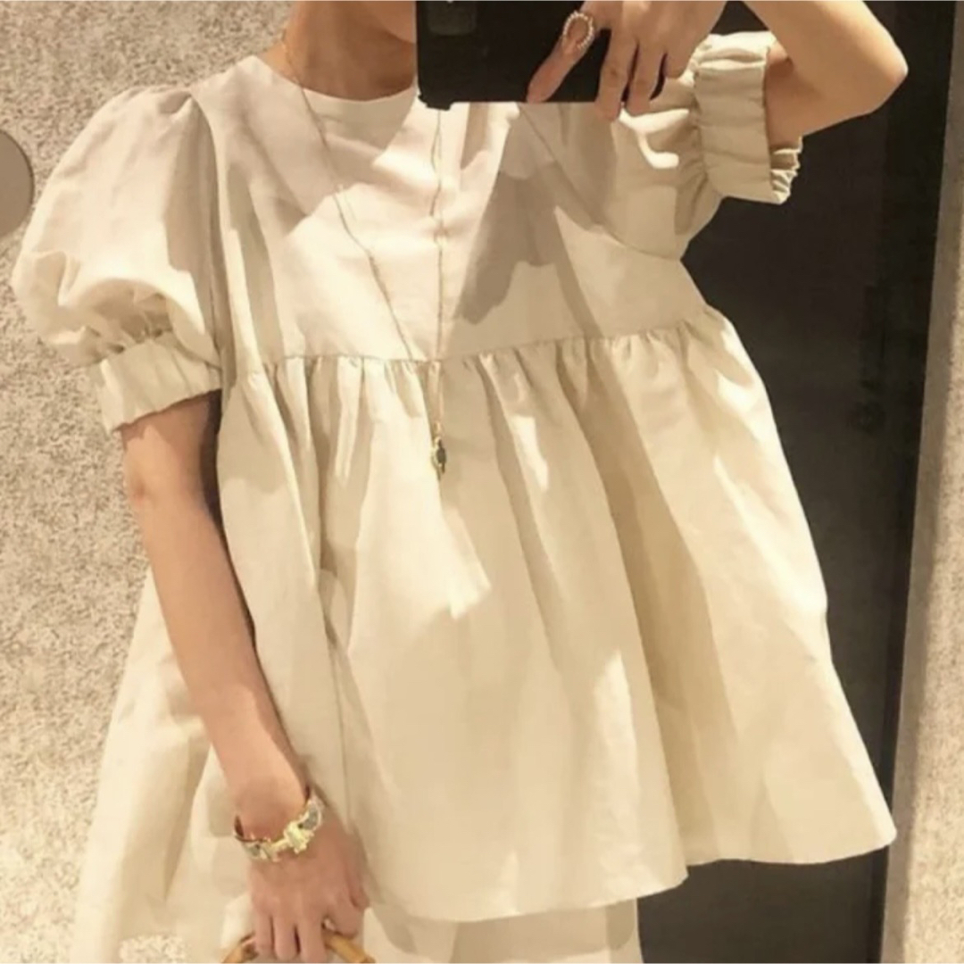 ショートパフギャザーブラウス yoriの通販 by suzu's shop|ラクマ