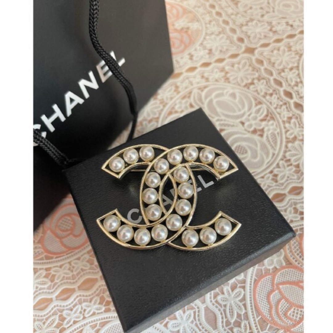 CHANEL(シャネル)のCHANEL  シャネル ブローチ レディースのアクセサリー(ブローチ/コサージュ)の商品写真