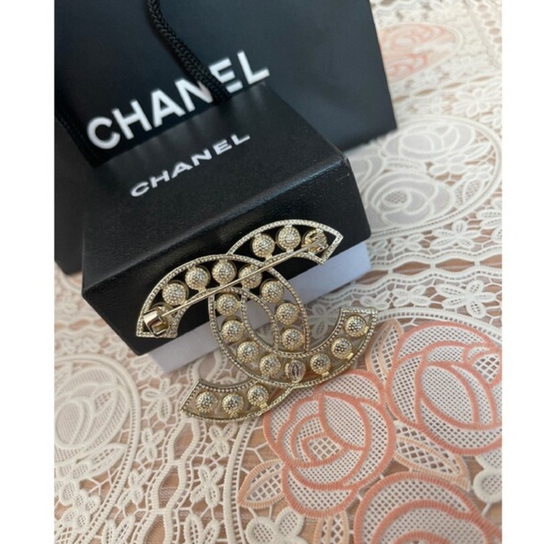 CHANEL  シャネル ブローチ 2