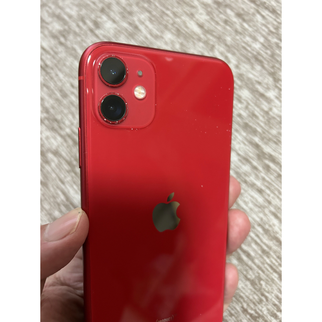 iPhone(アイフォーン)の【お買い得】iPhone 11 (PRODUCT)レッド  64GB スマホ/家電/カメラのスマートフォン/携帯電話(スマートフォン本体)の商品写真