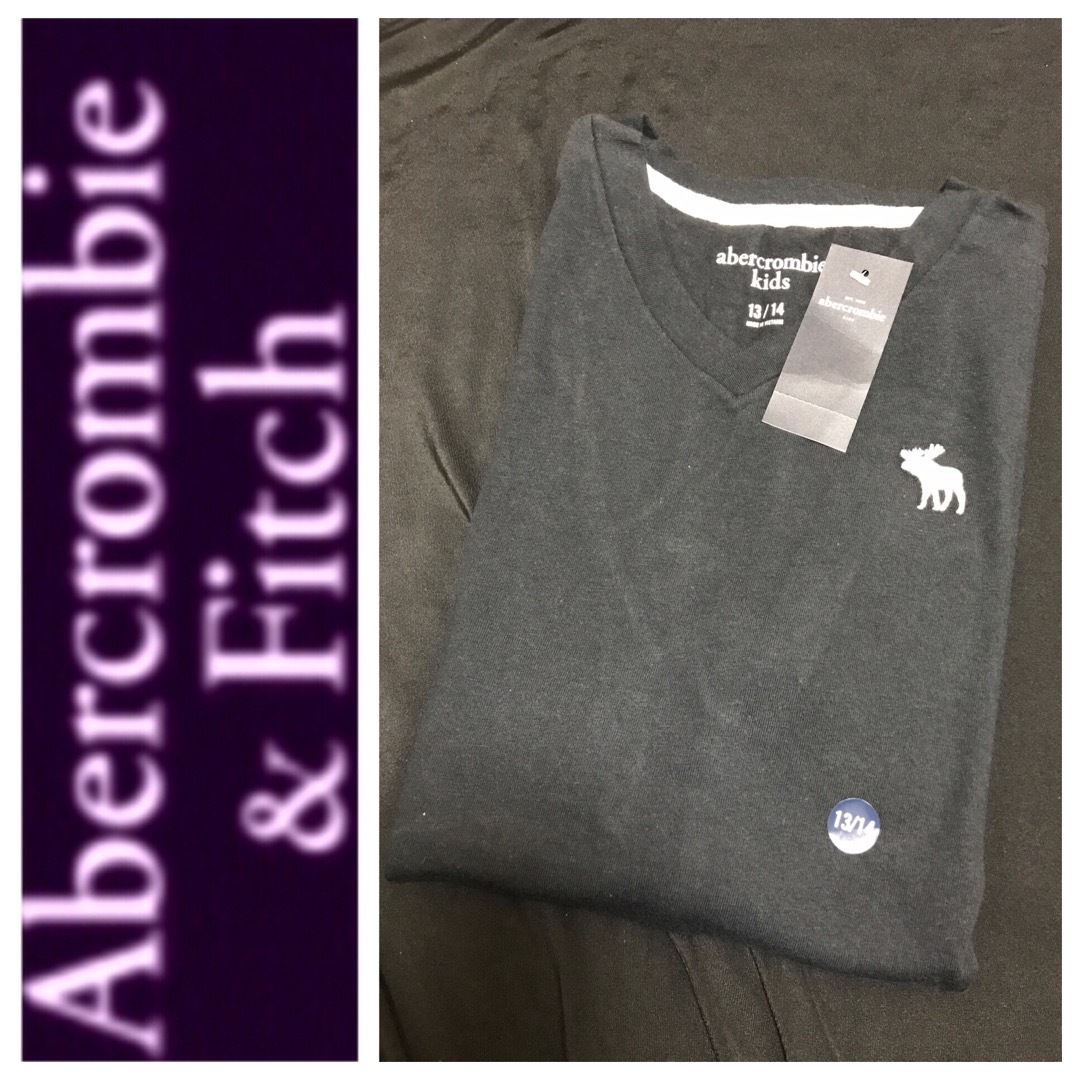 Abercrombie&Fitch(アバクロンビーアンドフィッチ)のXS◎新品正規品◎アバクロ◎VネックTシャツ ◎送料込 メンズのトップス(Tシャツ/カットソー(半袖/袖なし))の商品写真