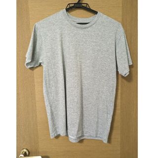 ユニクロ(UNIQLO)のユニクロ　シャツ(Tシャツ(半袖/袖なし))