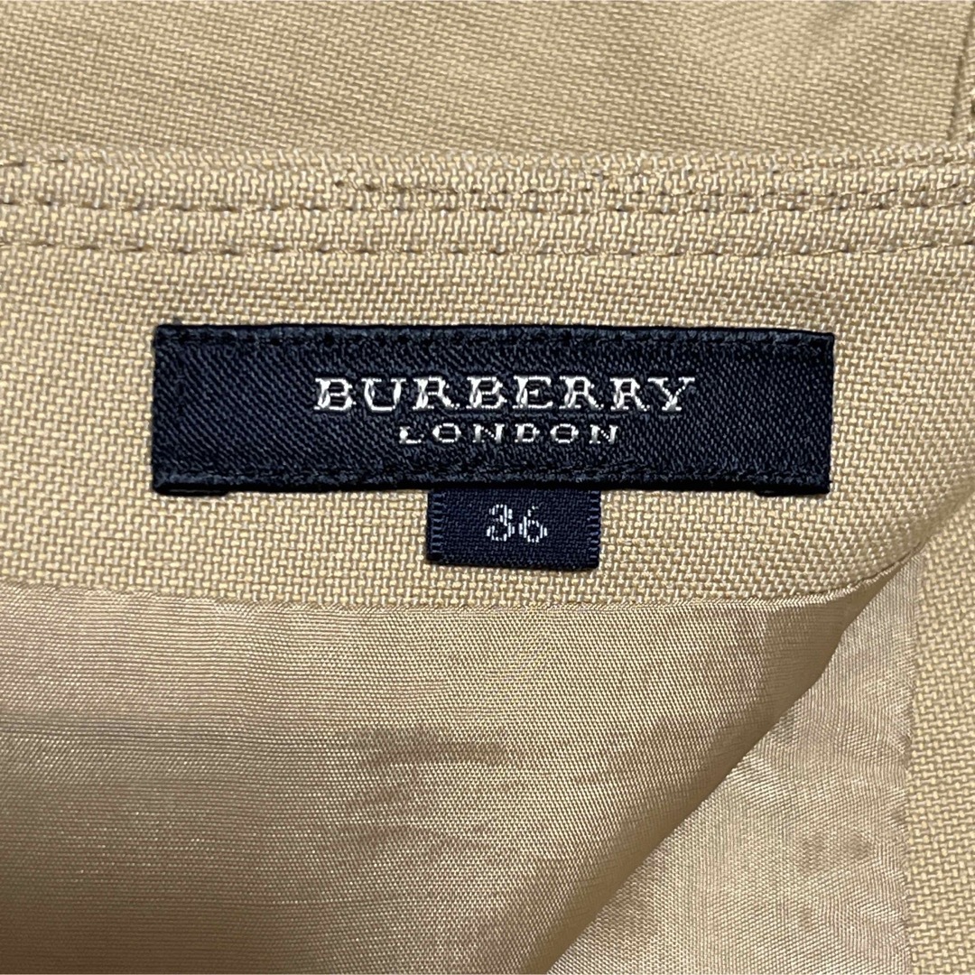 BURBERRY(バーバリー)の匿名配送【美品】Burberry London  スカート　ベージュ　36 レディースのスカート(ひざ丈スカート)の商品写真