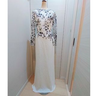 タダシショウジ(TADASHI SHOJI)のTadashi Shoji　タダシショージ　白地に黒刺繍が美しいロングドレス2(ロングドレス)